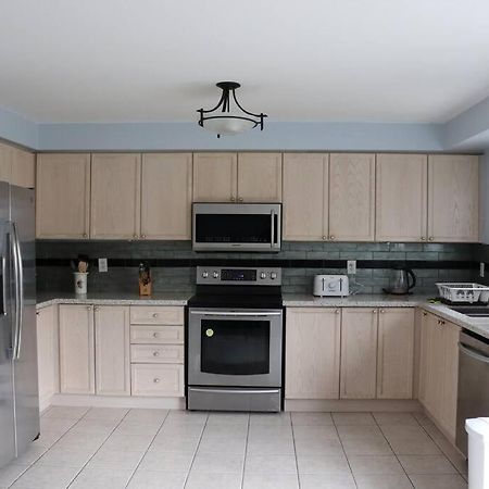 Entire 4 Bed Room Detached Residential Home Ajax Bagian luar foto