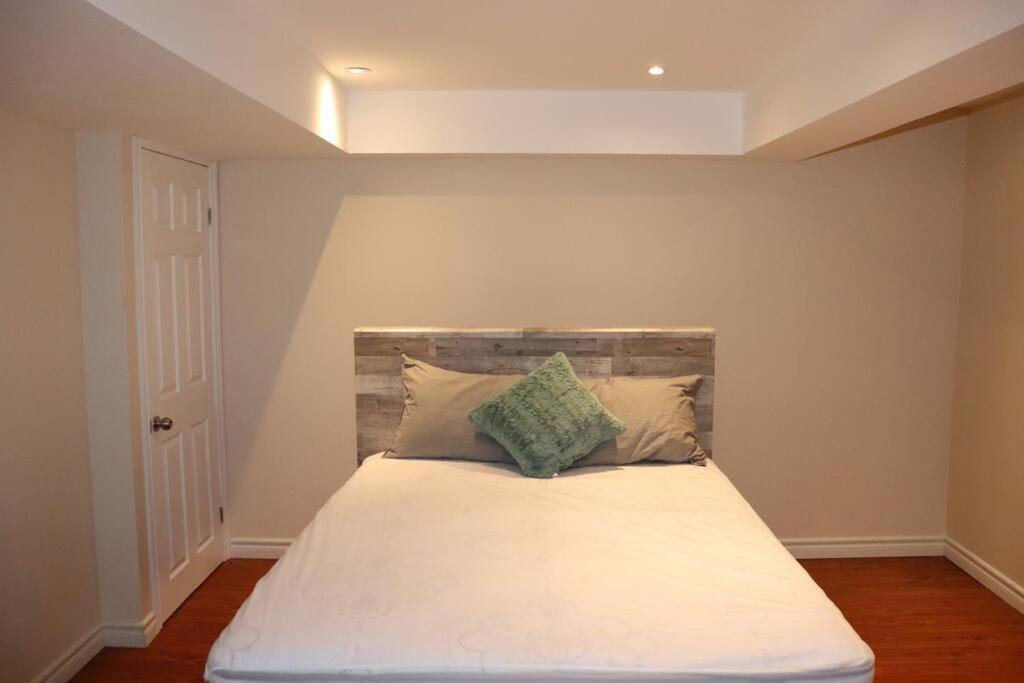 Entire 4 Bed Room Detached Residential Home Ajax Bagian luar foto