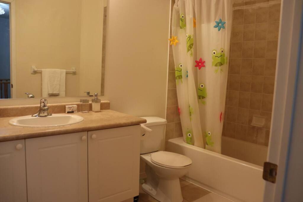 Entire 4 Bed Room Detached Residential Home Ajax Bagian luar foto