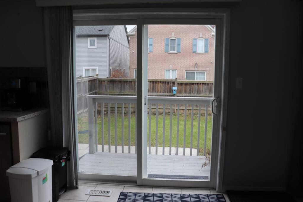 Entire 4 Bed Room Detached Residential Home Ajax Bagian luar foto