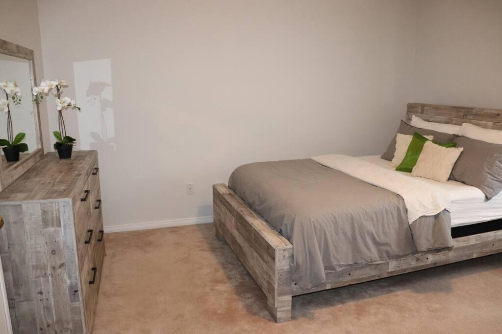 Entire 4 Bed Room Detached Residential Home Ajax Bagian luar foto