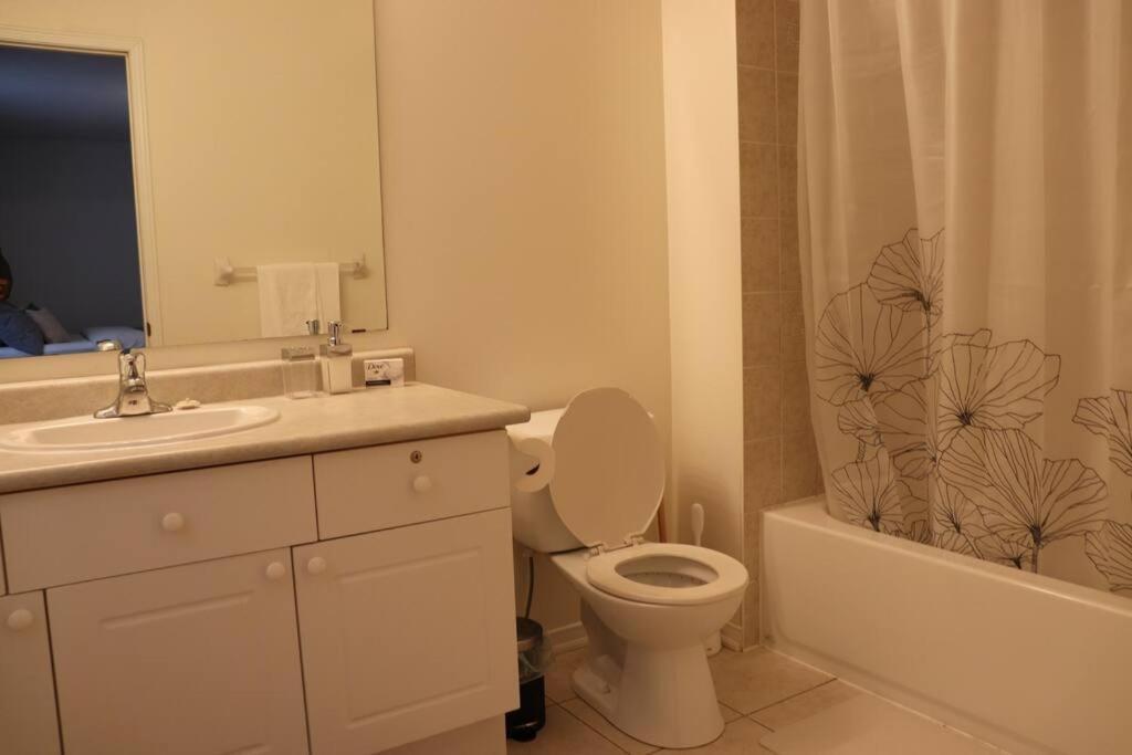 Entire 4 Bed Room Detached Residential Home Ajax Bagian luar foto