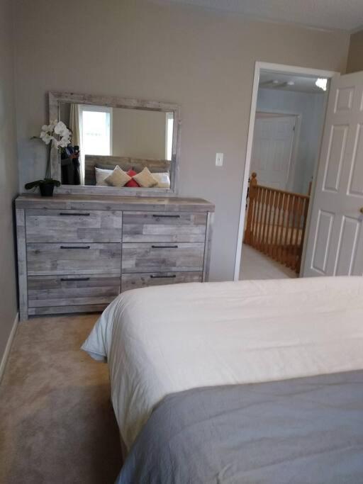 Entire 4 Bed Room Detached Residential Home Ajax Bagian luar foto