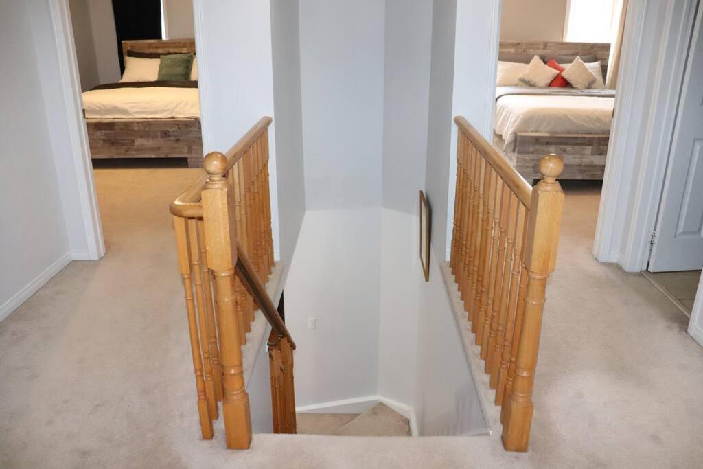 Entire 4 Bed Room Detached Residential Home Ajax Bagian luar foto